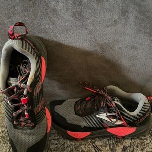 Brooks Cascadia 13 trail running shoes
